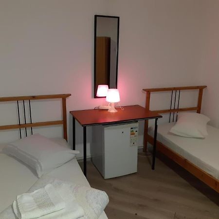 Carol 51 Hostel 布加勒斯特 外观 照片