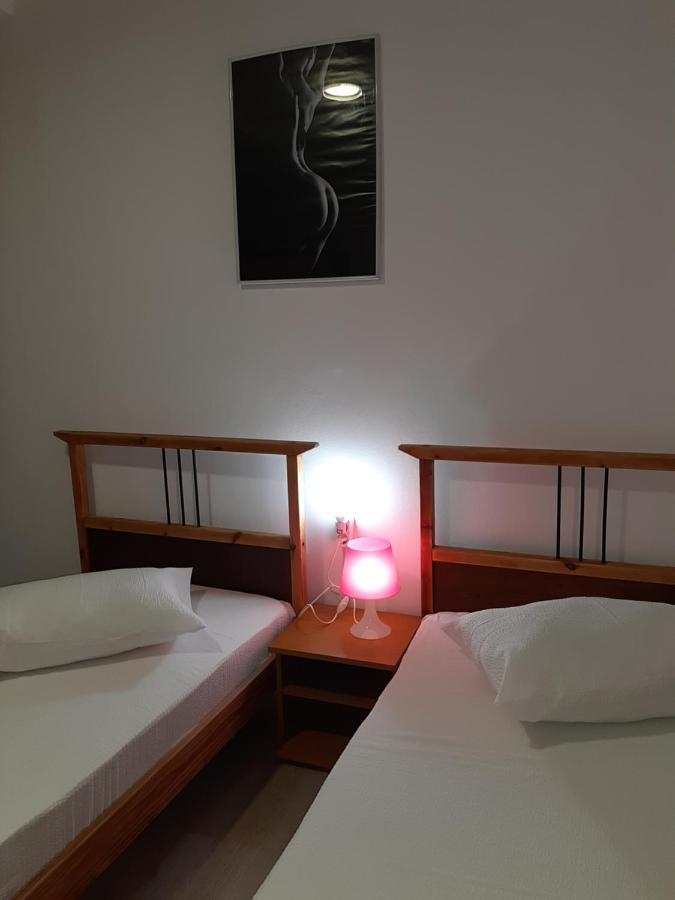 Carol 51 Hostel 布加勒斯特 外观 照片