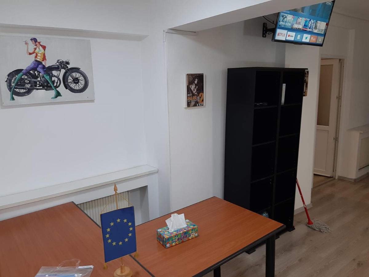 Carol 51 Hostel 布加勒斯特 外观 照片