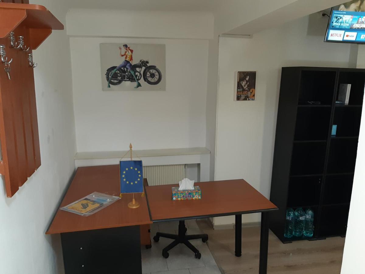 Carol 51 Hostel 布加勒斯特 外观 照片