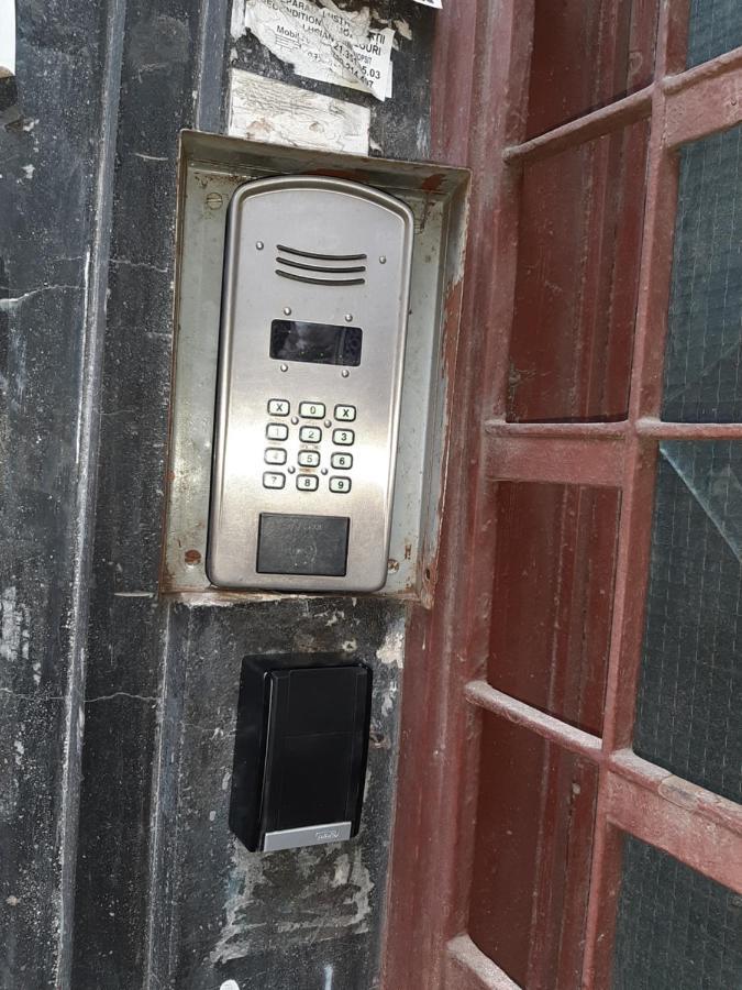 Carol 51 Hostel 布加勒斯特 外观 照片