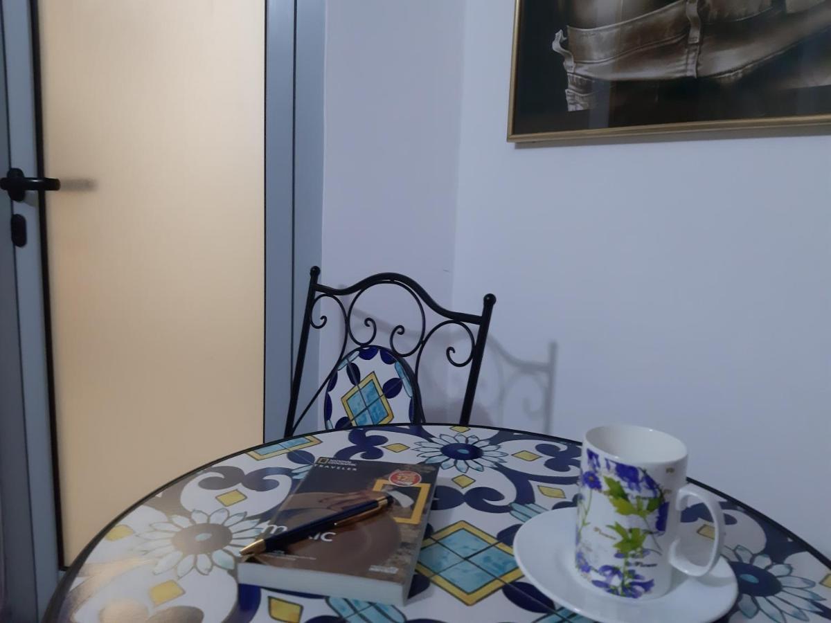 Carol 51 Hostel 布加勒斯特 外观 照片