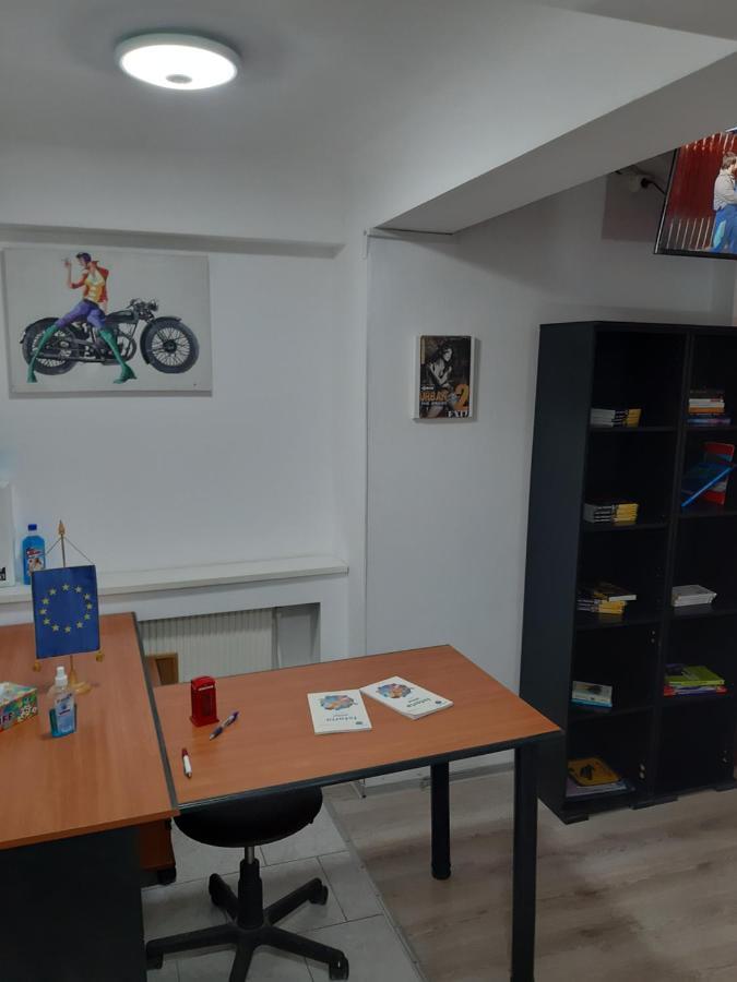 Carol 51 Hostel 布加勒斯特 外观 照片