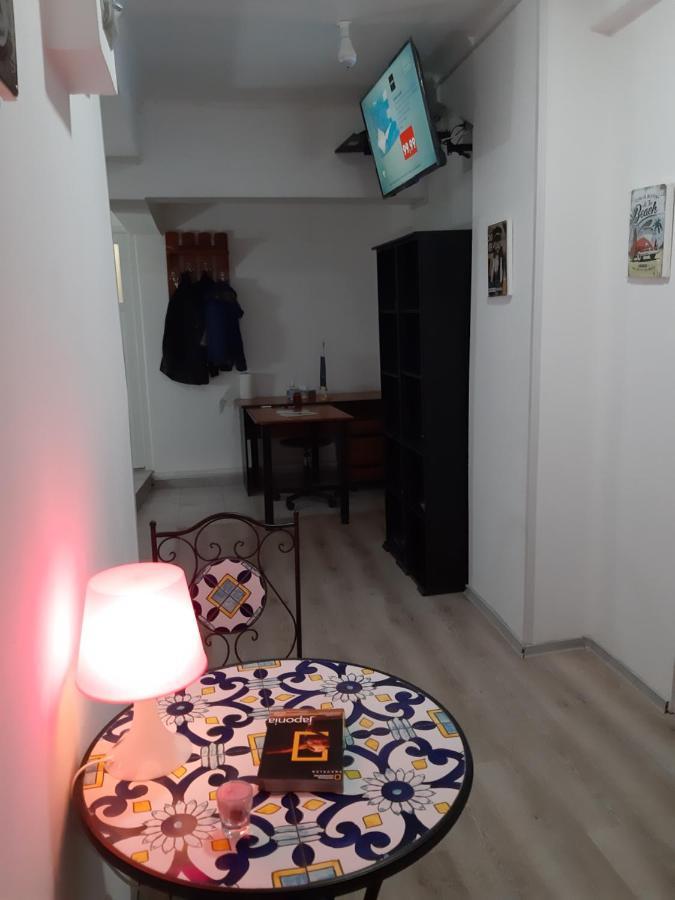 Carol 51 Hostel 布加勒斯特 外观 照片