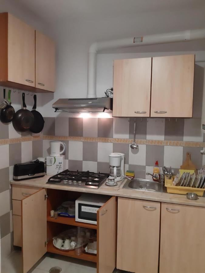 Carol 51 Hostel 布加勒斯特 外观 照片